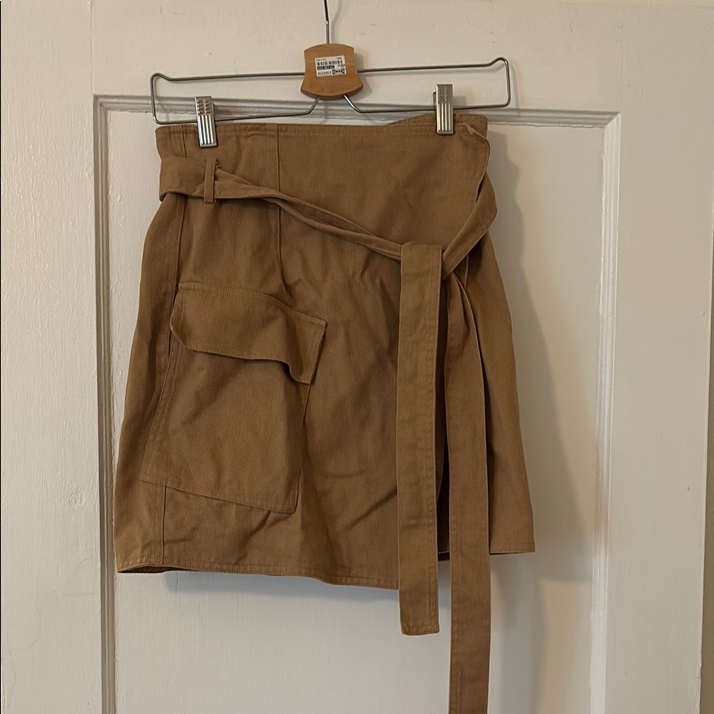 H&M Beige Skirt with Pocket Detail